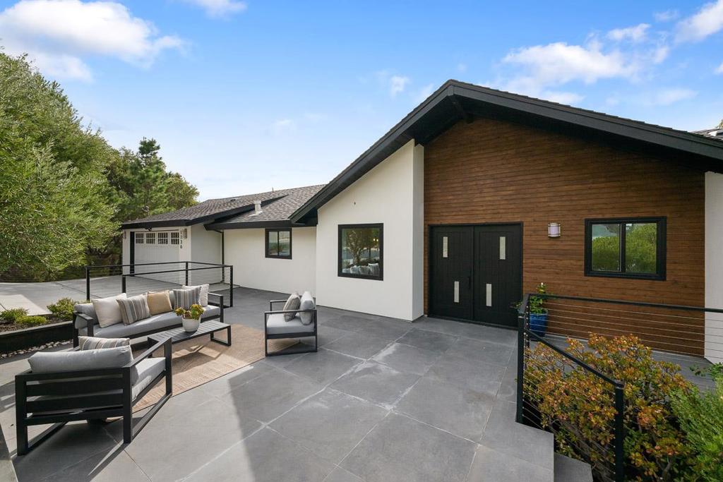 1136 Parrott Drive