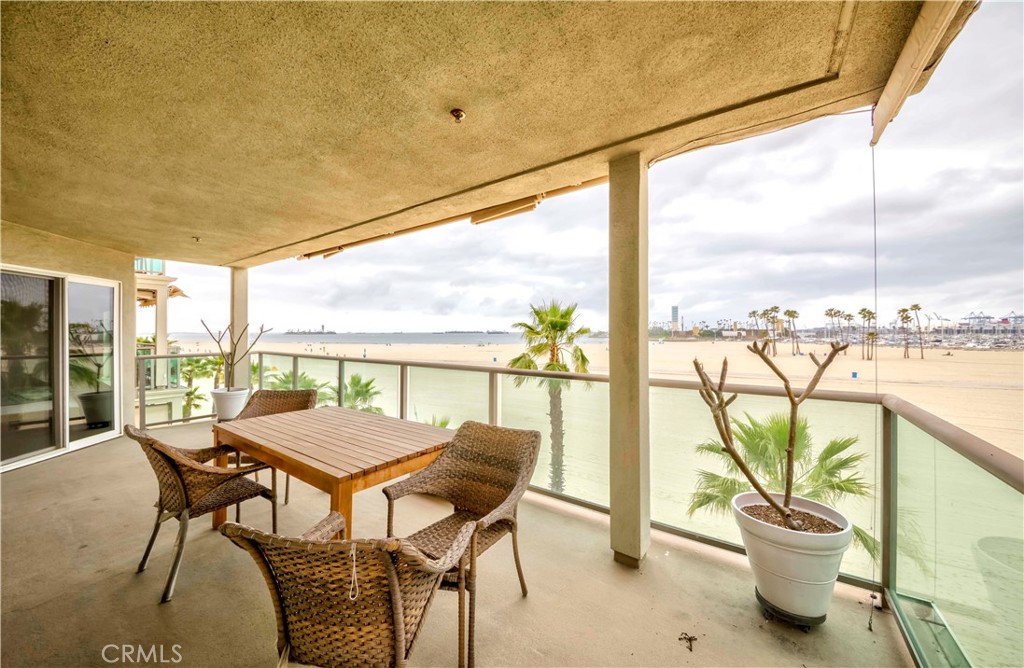 1000 E Ocean Boulevard 307