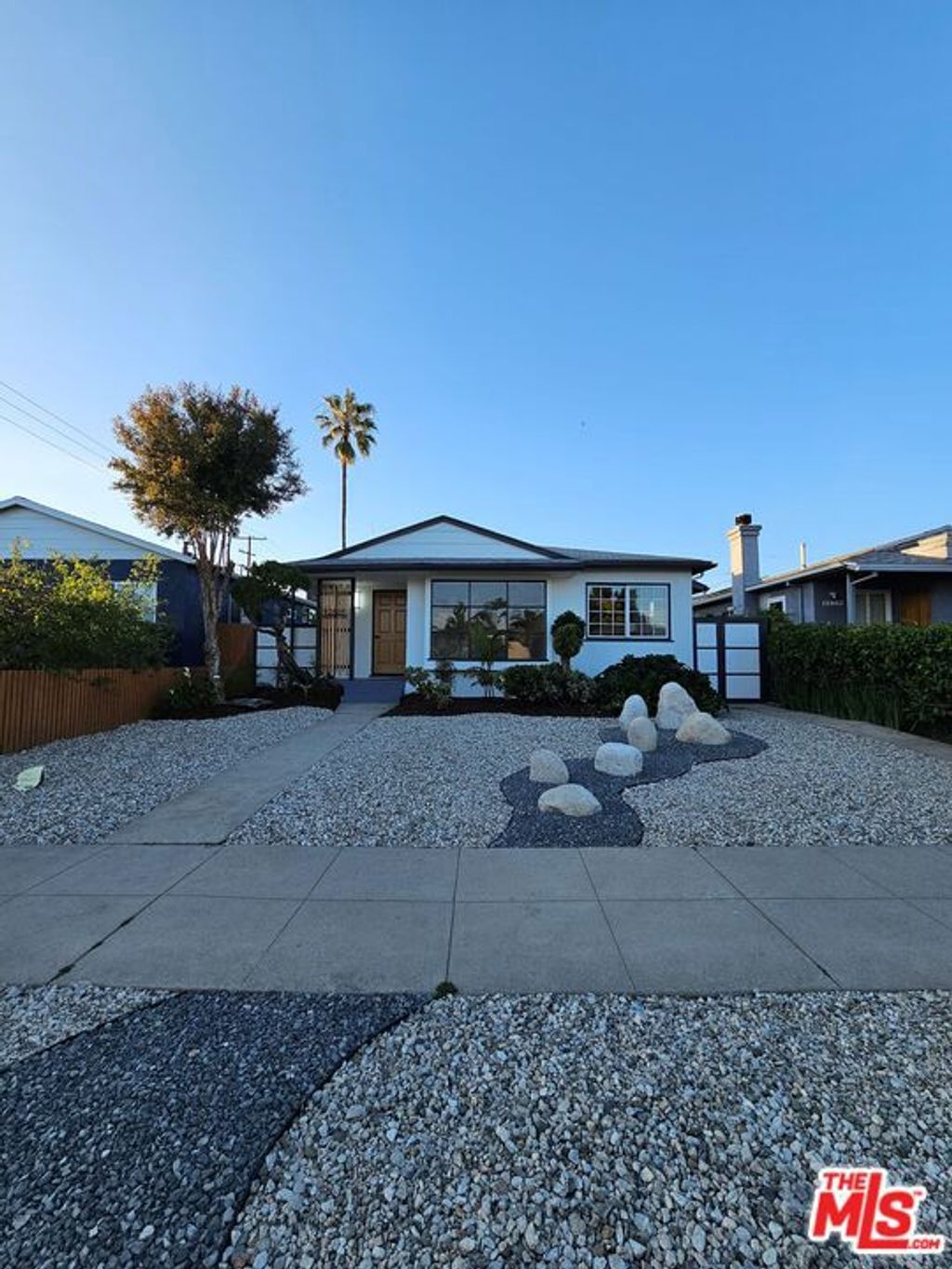 Photo of 12865 Gilmore Avenue, Los Angeles, CA 90066 (MLS # 26664513)