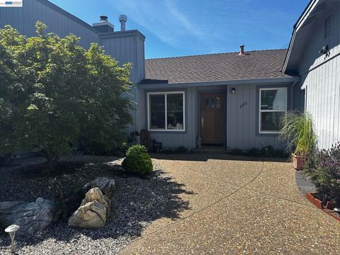 Photo of 1113 Tokay Cmn Cmn, Livermore, CA 94550 (MLS # 41130124)