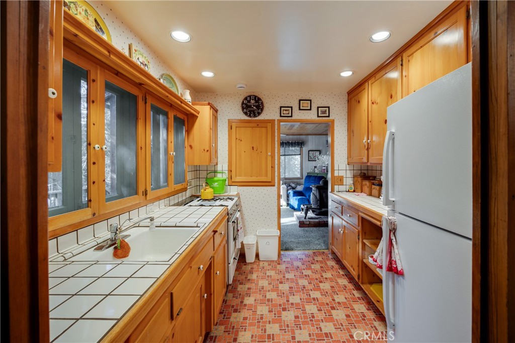 Crestline (CRES) - Residential