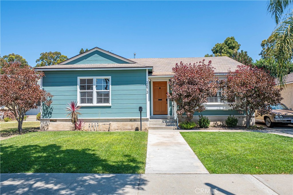 Charming and Spacious 3-Bedroom Home in a Prime Location!
Welcome to this beautifully maintained 3-bedroom, 2-bath single-family home, offering a perfect blend of comfort, functionality, and charm. Featuring hardwood floors throughout, this home boasts a bright and open floor plan with a large living room and a separate dining area, complete with a convenient storage closet.
Each of the three generously sized bedrooms provides ample space and natural light, while the two updated bathrooms add a touch of modern style and convenience.
Enjoy the spacious backyard—ideal for entertaining, gardening, or relaxing outdoors. Inside, you’ll find washer and dryer hookups for added convenience, along with plenty of storage throughout the home. Additional highlights include a large driveway and a two-car garage.
Located in a desirable neighborhood close to shopping, dining, and easy freeway access, this home is perfect for families, professionals, or anyone looking for a welcoming and well-connected place to live.