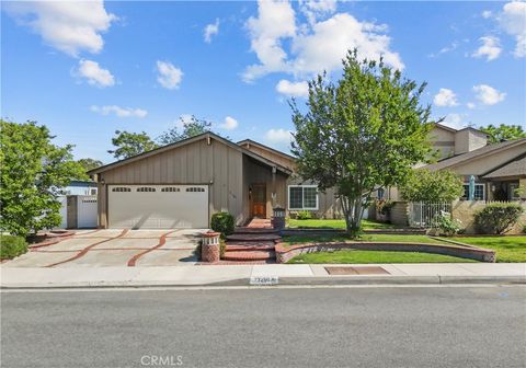 Photo of 23250 Via Barra, Valencia, CA 91355 (MLS # SR26087997)