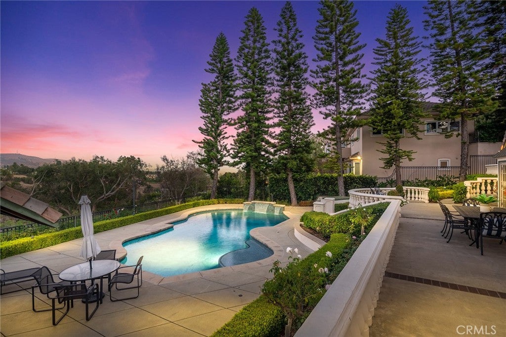 10082 Sunrise Ln