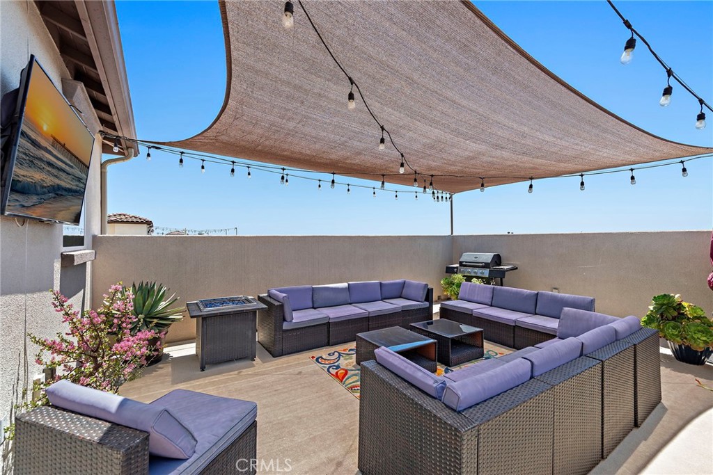 Welcome to Your Dream Home in the Coveted Canvas Community
Discover modern living at its finest in this stunning tri-level contemporary home, perfectly situated in the desirable Canvas community. Just minutes from Disneyland and with convenient access to major freeways, this light-filled, smart home offers the perfect blend of comfort, style, and functionality.
Step into a spacious open-concept layout featuring a gourmet kitchen with stainless steel appliances, QUARTZ countertops, recessed lighting, and seamless flow into the dining area—ideal for entertaining. Upstairs, you’ll find a generously sized primary suite complete with a walk-in closet, along with two additional bedrooms on the same level for convenience and flexibility.
Ascend to the private rooftop patio to unwind and take in Panoramic views, including nightly Disneyland fireworks. Additional highlights include a solar power system, SMART security features, a 220V outlet in the garage for EV charging, and an oversized DIRECT ACCESS 2 car garage ideal for a workshop or extra storage.
Residents enjoy access to resort-style amenities including a sparkling pool, relaxing spa, and a clubhouse available for private events. Don’t miss this rare opportunity to own a beautiful home in one of the area’s most sought-after communities.