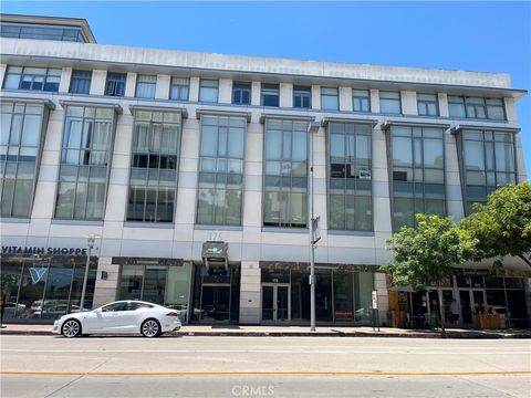 Photo of 175 S Lake Avenue #304, Pasadena, CA 91101 (MLS # CV26053935)