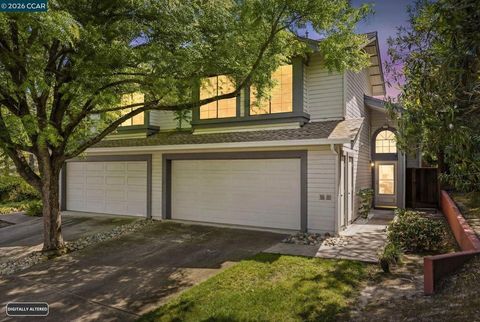 Photo of 54 Garden View Ln Ln, Pleasant Hill, CA 94523 (MLS # 41129827)