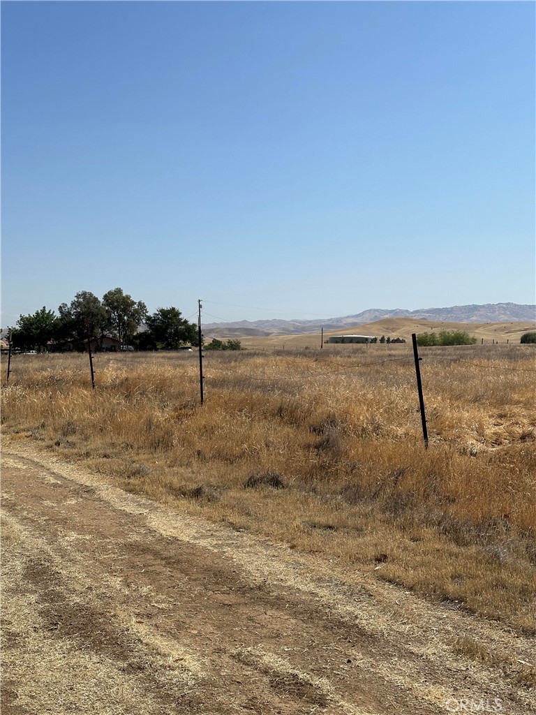 Take a look at this great 4.99 Acre - Land lot. This is a great location to build your dream home - ranch. Zoned Residential / Suburban. Near CA-178 Lake Isabella - exit on Morning Dr. Great location near Four Seasons at Bakersfield Recreational Center. Consider the potentiality!!