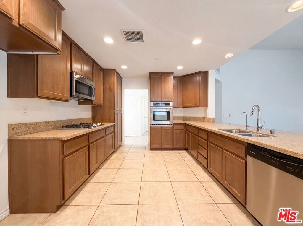Photo of 5654 Forry Court, Lancaster, CA 93536 (MLS # 26827793)