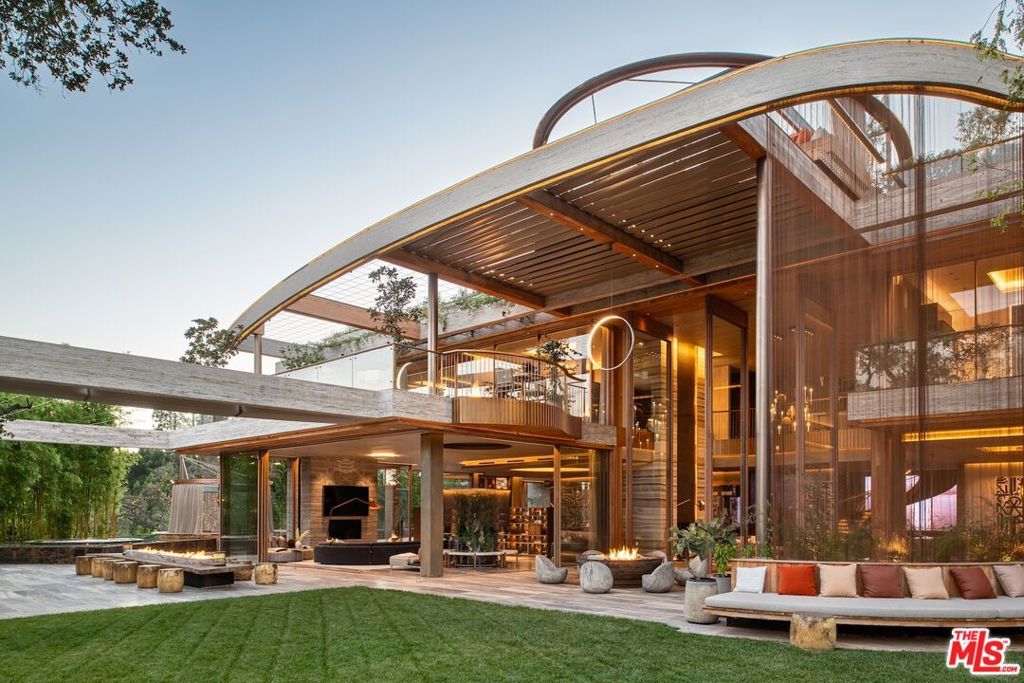 Photo of 607 Siena Way, Los Angeles, CA 90077 (MLS # 25627803)