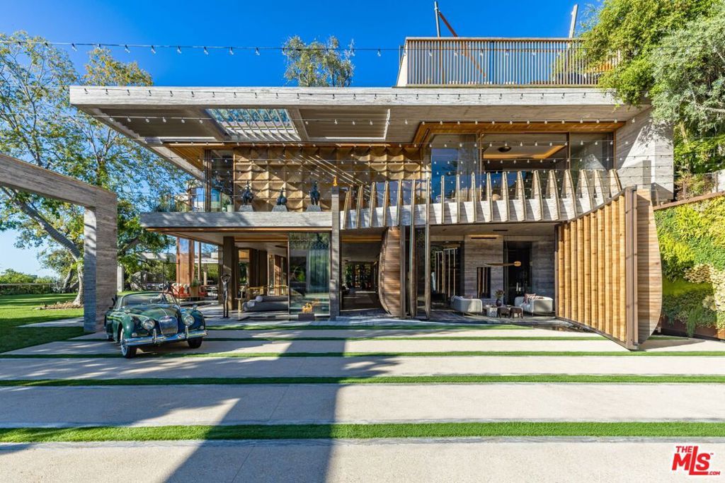 Photo of 607 Siena Way, Los Angeles, CA 90077 (MLS # 25627803)