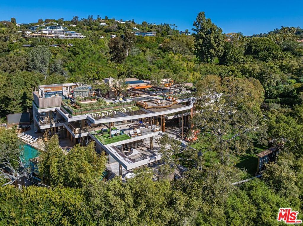 Photo of 607 Siena Way, Los Angeles, CA 90077 (MLS # 25627803)