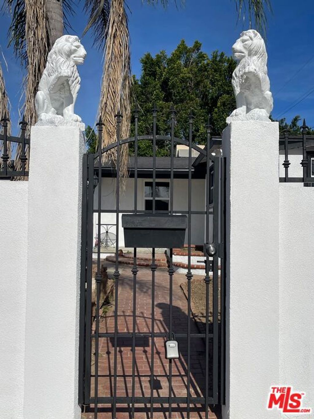 Photo of 14519 Fox Street, San Fernando, CA 91345 (MLS # 26658231)