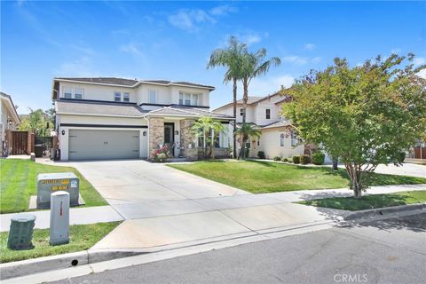 Photo of 33921 Lake Breeze Drive, Yucaipa, CA 92399 (MLS # CV26105334)
