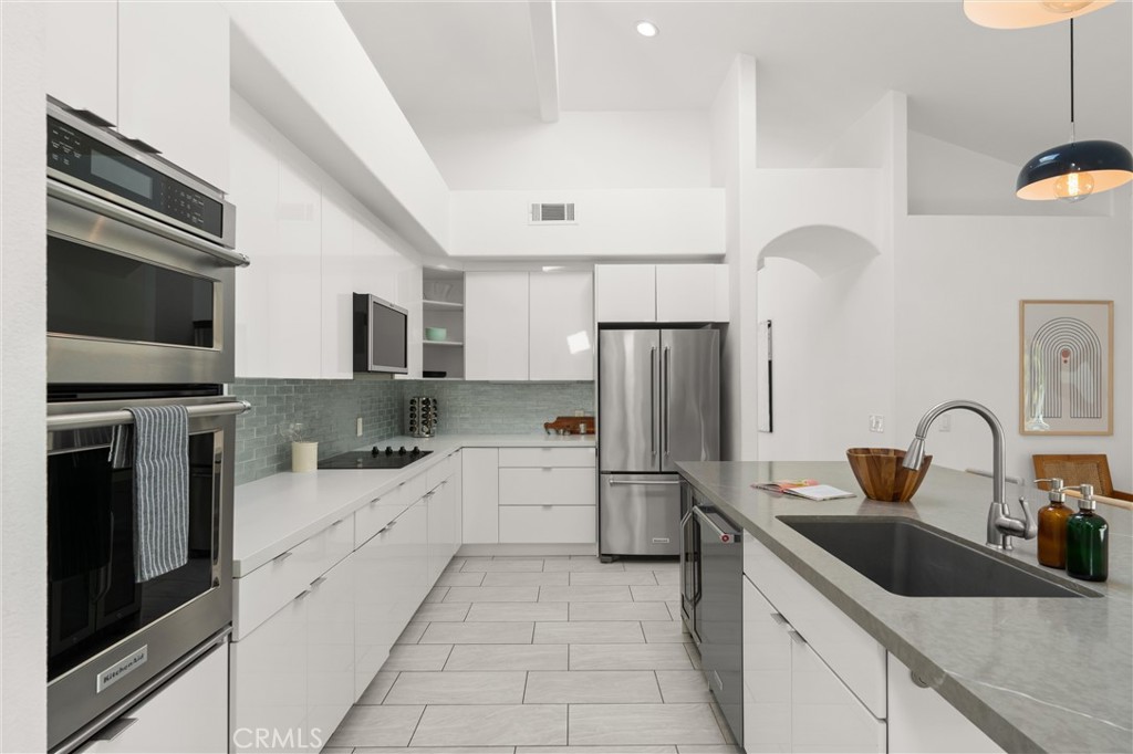La Quinta Cove* - Residential
