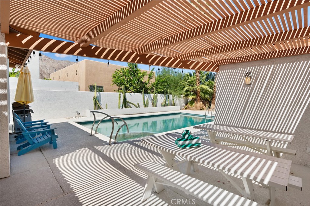 La Quinta Cove* - Residential