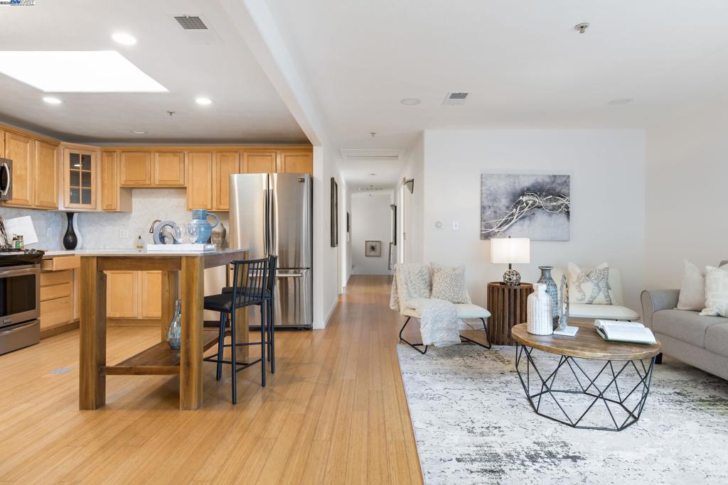 2649 San Pablo Ave 3