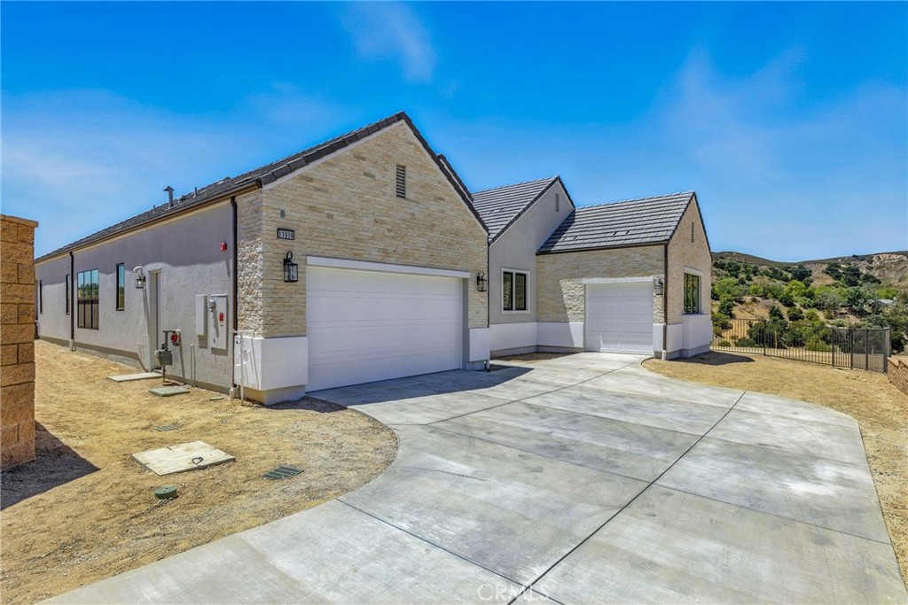 11919 Red Hawk Lane
