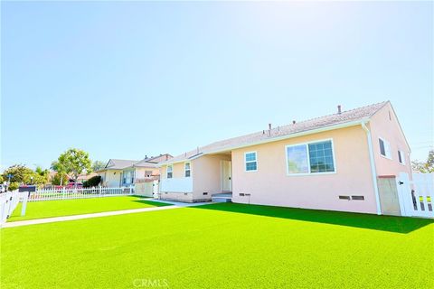 Photo of 1113 S Pine Dr, Fullerton, CA 92833 (MLS # OC26096198)
