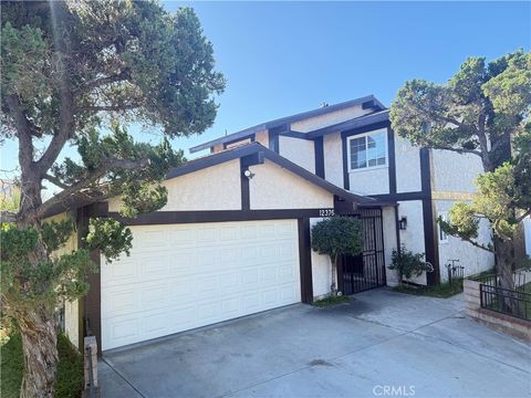 Photo of 12376 Covello, North Hollywood, CA 91605 (MLS # SR26010830)
