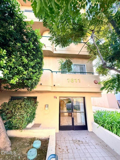 Photo of 1811 Manning AVE #201, Los Angeles, CA 90025 (MLS # P1-28627)