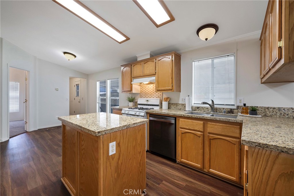 300 N Rampart 197