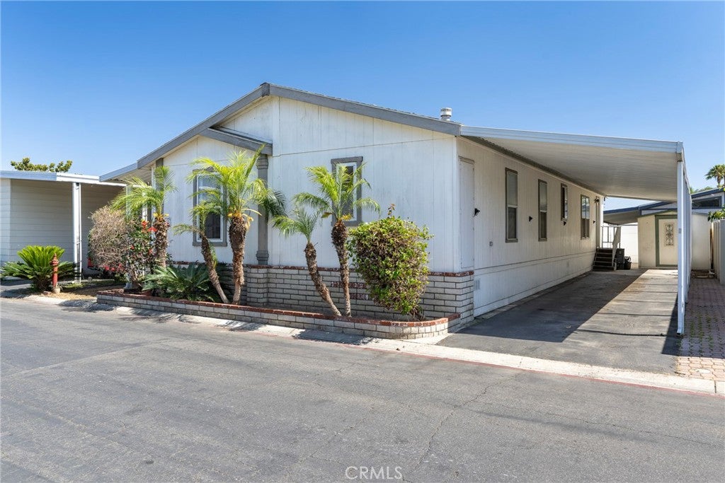 300 N Rampart 197