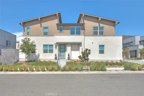 15820 Caterpillar Drive, Fontana, CA 92336 - MLS#: CV26000045