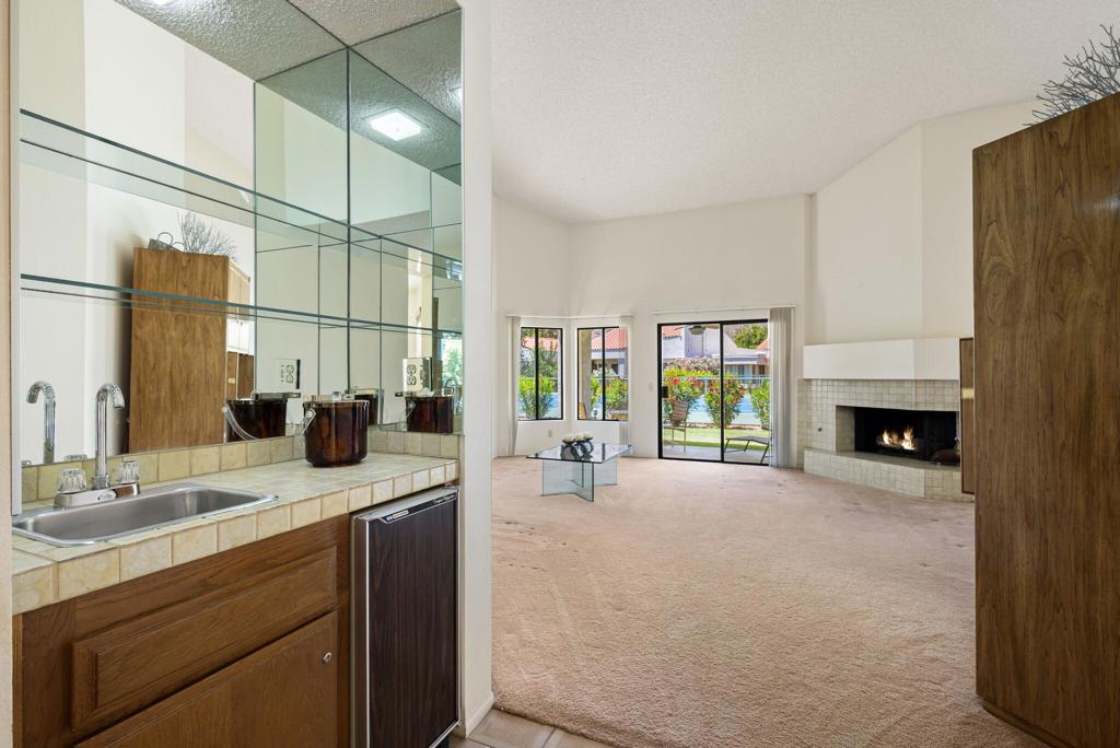77681 Los Arboles Drive
