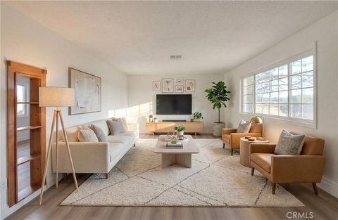 22133 Thunderbird Apple Valley CA 92307