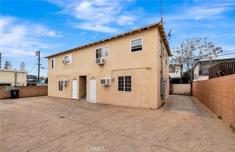 Photo of 6827 Simpson #4, North Hollywood, CA 91605 (MLS # SR26016744)