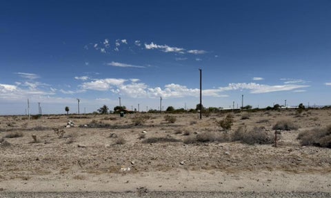Photo of 2484 Shore Isle Avenue, Thermal, CA 92274 (MLS # 219149686DA)