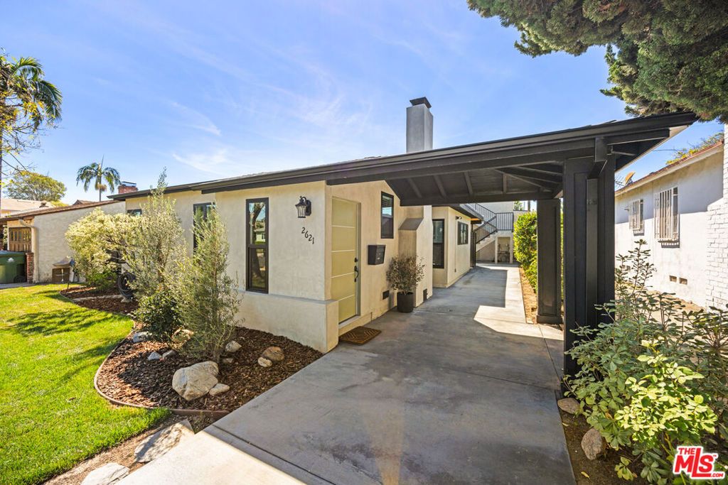 Photo of 2621 Veteran Avenue, Los Angeles, CA 90064 (MLS # 26666287)