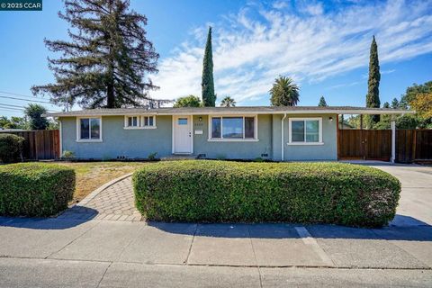 Photo of 2206 Gehringer Dr Dr, Concord, CA 94520 (MLS # 41114546)