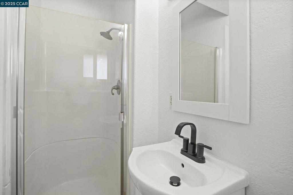 GLENBROOK HGHTS - Residential