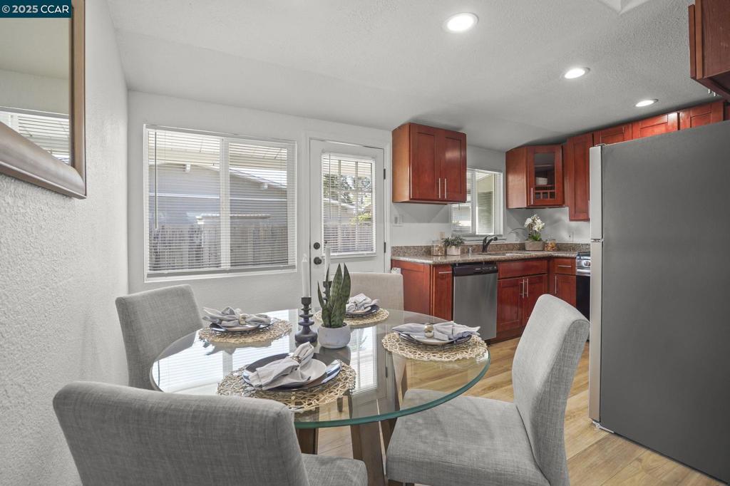 GLENBROOK HGHTS - Residential