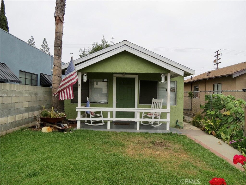 212 N Azusa