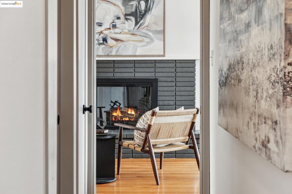 LINCOLN HIGHLAND - Residential