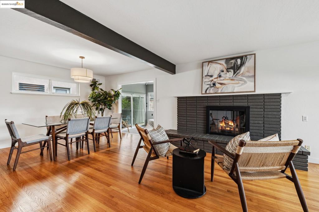 LINCOLN HIGHLAND - Residential