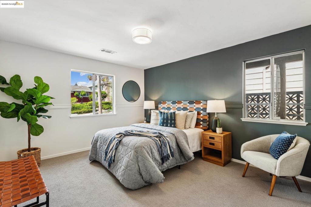 LINCOLN HIGHLAND - Residential