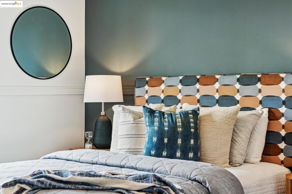 LINCOLN HIGHLAND - Residential