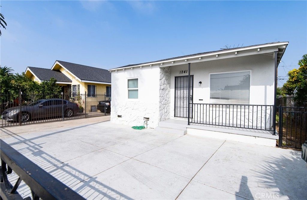 Photo of 1241 W 89th St St, Los Angeles, CA 90044 (MLS # DW26033573)