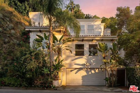 Photo of 7003 La Presa Drive, Los Angeles, CA 90068 (MLS # 26689015)