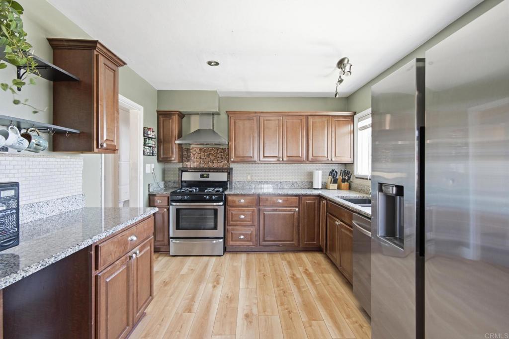 5949 Potomac
