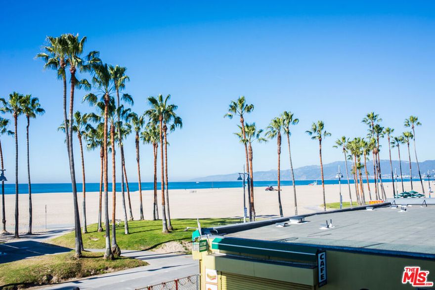 The Fenmar Apartments originally built in 1921 were reinvented after a castrophic fire in 2003 provided and opportunity to set the standard on Venice Beach for style and luxury offering the finest in design and finish in an original double lot apartment building on Venice Beach's famed Boardwalk.