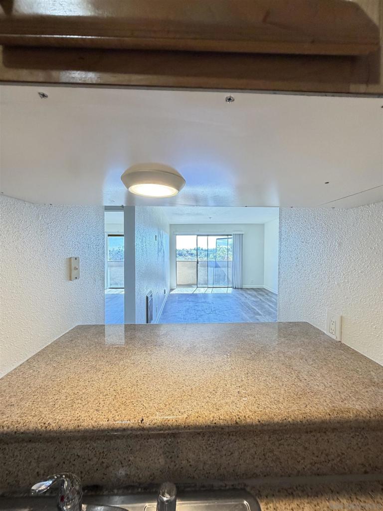 4041 Oakcrest Dr 408