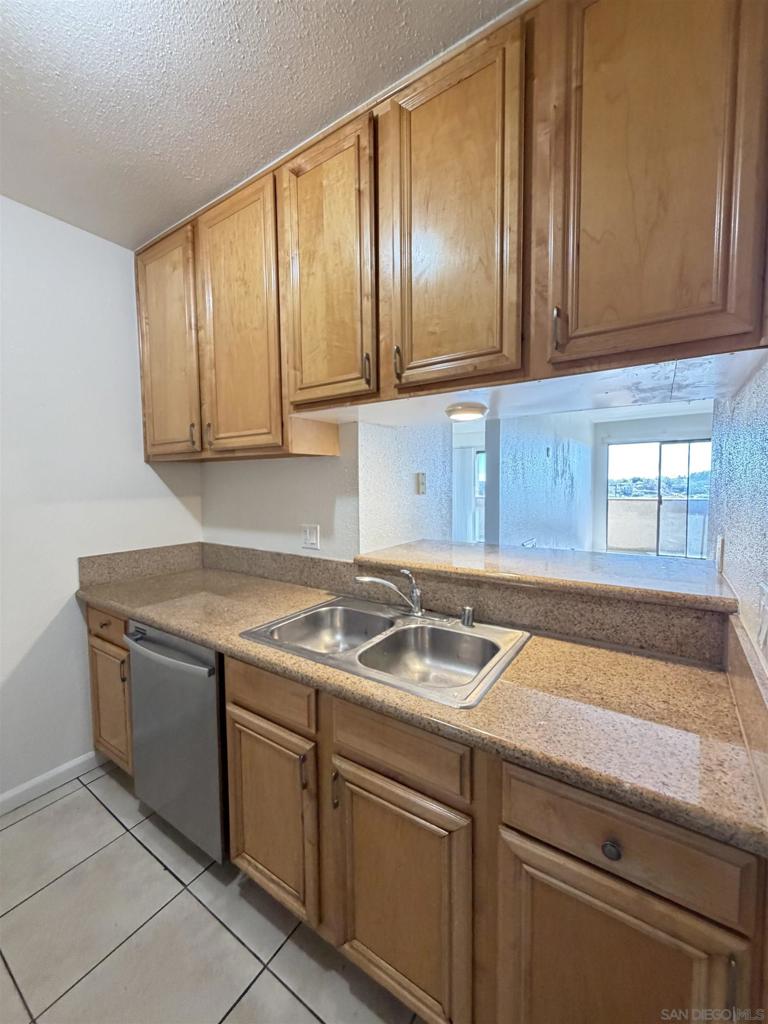 4041 Oakcrest Dr 408