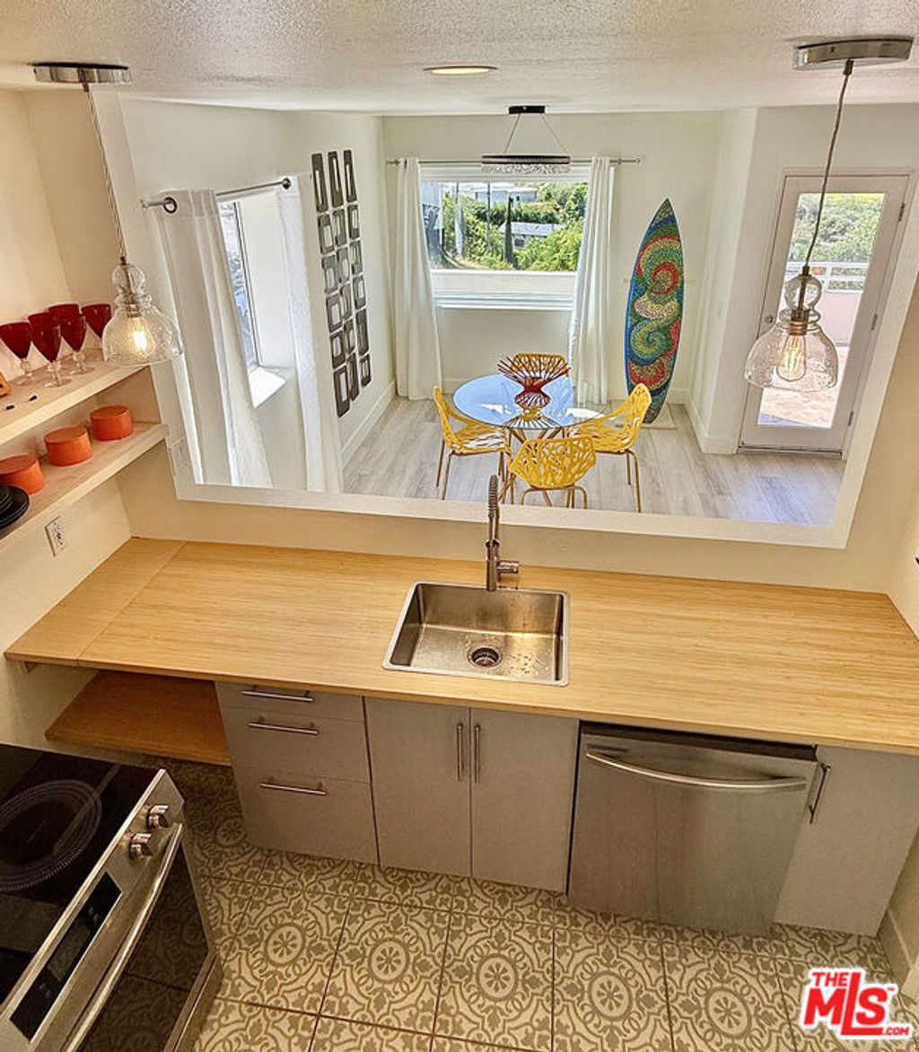 Photo of 2850 Searidge Street, Malibu, CA 90265 (MLS # 26691879)