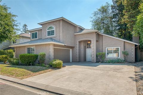 Photo of 10668 N Lighthouse Dr, Fresno, CA 93730 (MLS # OC25239011)