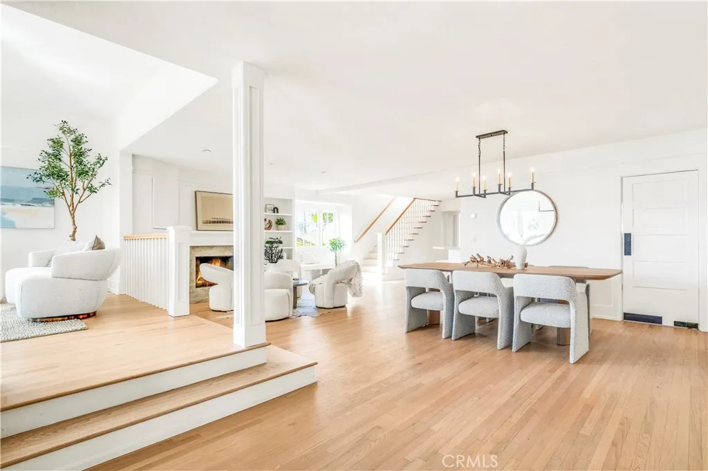 Laguna Beach, California 92651, United States, 4 Bedrooms Bedrooms, ,5 BathroomsBathrooms,Residential,Active,200235